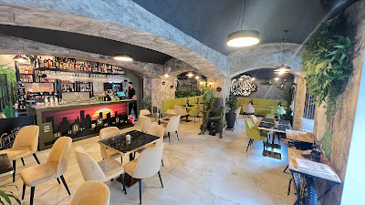 UpTown Kitchen&Lounge