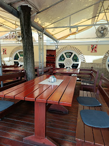 Beer Cellar Restaurant Gyula — fotografia 3