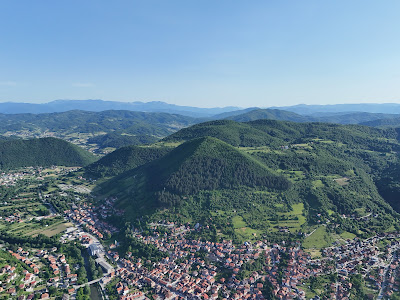 Piramidele din Bosnia — fotografia 4