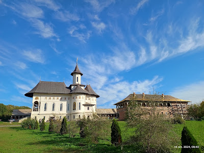 Mănăstirea „Nașterea Sfântului Ioan Botezătorul” Valea Teilor