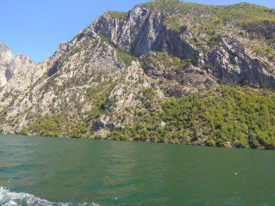 Komani Lake — fotografia 5