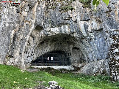 Pisnita Cave