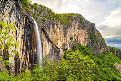 Skaklya Waterfall — fotografia 3