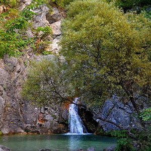 Enipeas Waterfall — fotografia 3