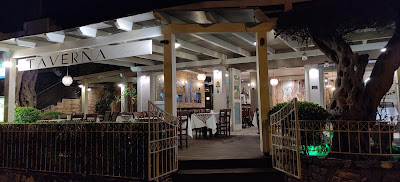 Σαν Παραμύθι- Μουσικό μεζεδοπωλείο - εστιατόριο — fotografia 5