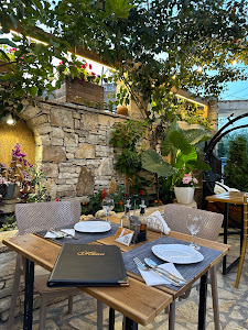 Taverna Arial