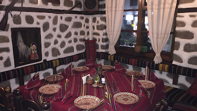 Dedo Tase Traditional Restaurant
