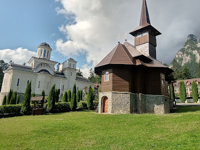 Mănăstirea Caraiman — fotografia 5