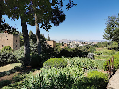 Plaza de los Aljibes de la Alhambra — fotografia 5