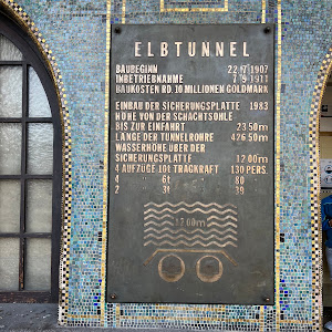 Alter Elbtunnel — fotografia 3