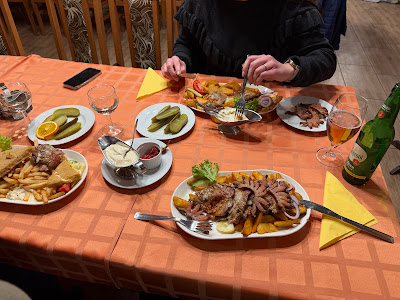 Sárgakocsi Vendéglő és Pizzéria — fotografia 5