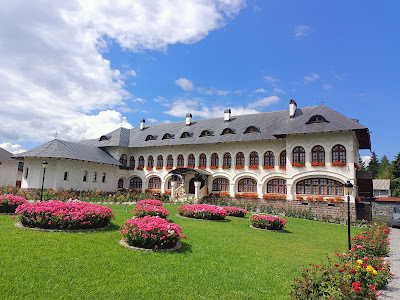 Mănăstirea Izvoru Mureșului — fotografia 3