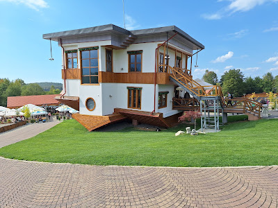 Casa Întoarsă — fotografia 3