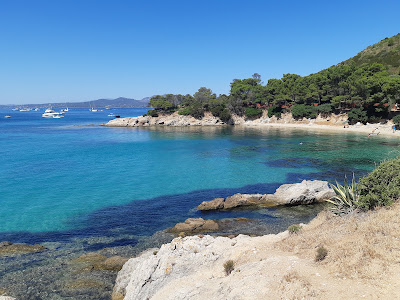 Spiaggia di Cala Moresca — fotografia 3