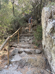 Man Katsa Waterfall — fotografia 5