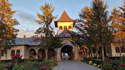 Mănăstirea Vladimireşti — fotografia 2