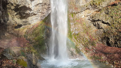"Suvcharsko praskalo" waterfall — fotografia 2