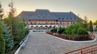 Mănăstirea Hadâmbu — fotografia 5