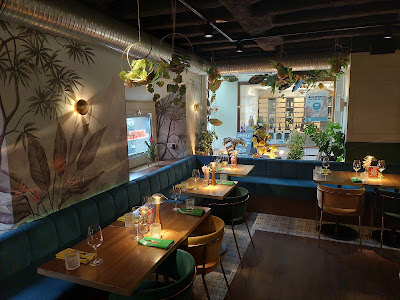 MAUI - Hawasian & Vietnamese Restaurant | München Ludwigpalais — fotografia 3