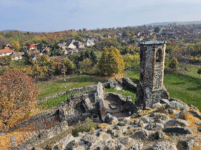 Kisnánai Várrom és Népi Műemlék — fotografia 4