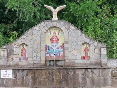 Izvor de apa Cazaci-Tarcau