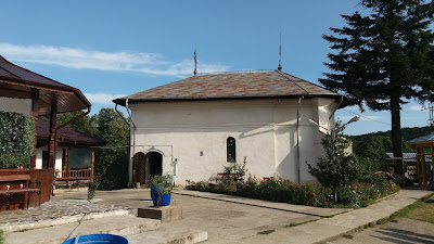 Mănăstirea Dălhăuți — fotografia 3
