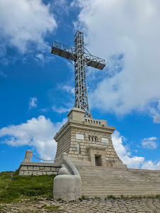Crucea Eroilor de pe Muntele Caraiman — fotografia 3