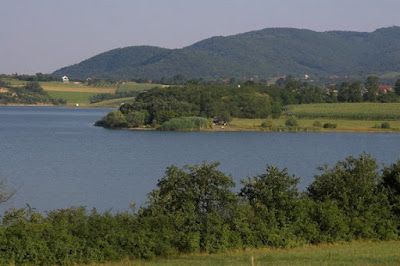 Gruža Lake