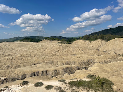 Vulcanii Noroioși Pâclele Mari