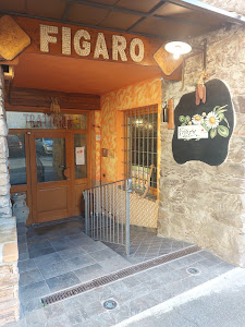 Trattoria Figaro cucina con pizza — fotografia 4