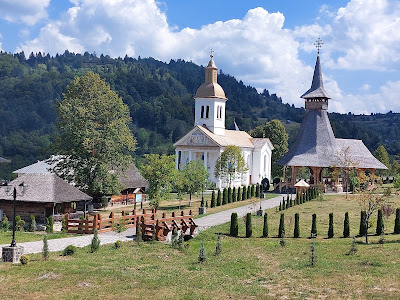 Mănăstirea „Adormirea Maicii Domnului” (Izvorul Negru) - Moisei