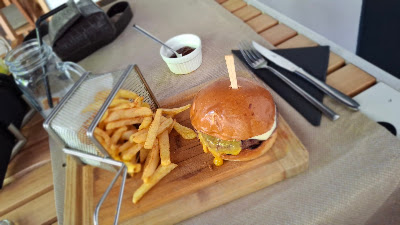Hambar Bistro - Steak, Salads and Wine Bar — fotografia 5