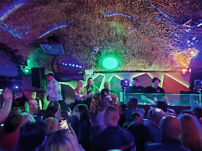 Hintóvölgye Retro Terasz, Étterem & Club — fotografia 4