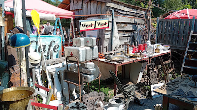 Open Air Market 'Liliomkert' — fotografia 3