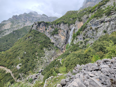 Tzoumerka Waterfalls — fotografia 3