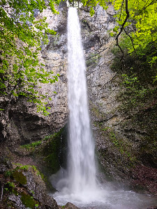 "Suvcharsko praskalo" waterfall