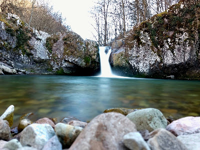 Водопад „Гюмбуртията“ — fotografia 3