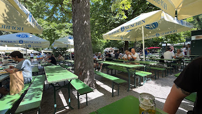 Biergarten am Chinesischen Turm — fotografia 3