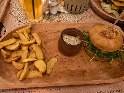 Malom Café - burger & steak — fotografia 4