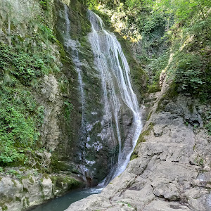 Under the Splashes of the Waterfall - Ecotrail — fotografia 3