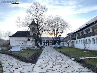 Mănăstirea „Sfânta Treime” Strehaia — fotografia 4