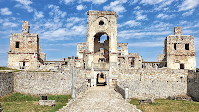Krzyżtopór Castle