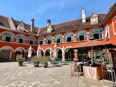 Schloss Kornberg Bardeau'sches Kultur- und Ausstellungszentrum — fotografia 4