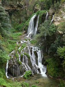 Aniene Falls in Villa Gregoriana — fotografia 3