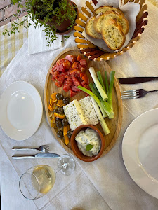 Mëndra Traditional Albanian Restaurant — fotografia 5