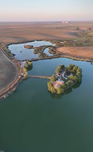 Lacul Luna Apa și Timpul