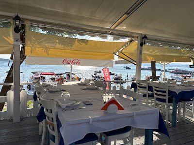 Zorbas Fish & Seafood Tavern — fotografia 3
