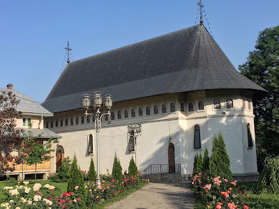 Mănăstirea Bogdana — fotografia 3