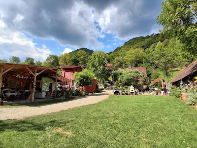 Camping Camelia, Cabane , Casute - Pensiune , Cort , Cazare Ciunget Malaia Casuta Bocanc Munte Ferienhäuschen Transalpina