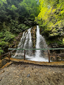 Cascada Urlătoarea (Bușteni)